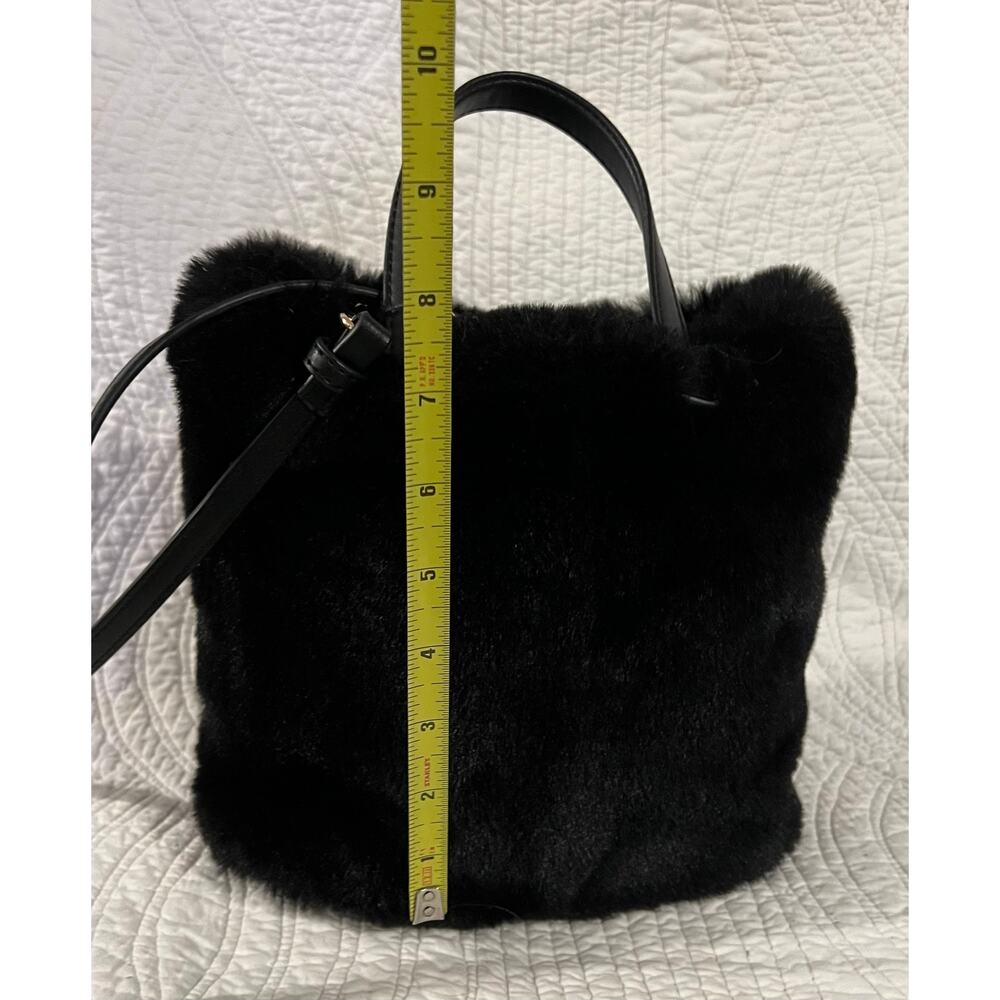 Expressions NYC Black
Crossbody Bag
Faux fur
Brand new - Picture 8 of 8